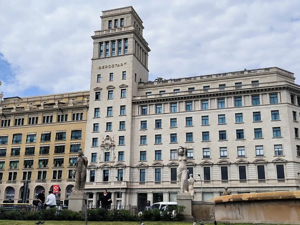 Барселона — город истории, свободы и архитектурных шедевров - фото 1
