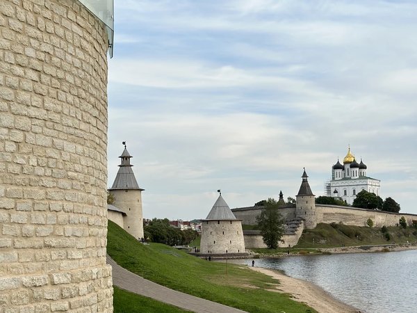 Запсковье: тихие улочки и легенды древнего района - фото 1