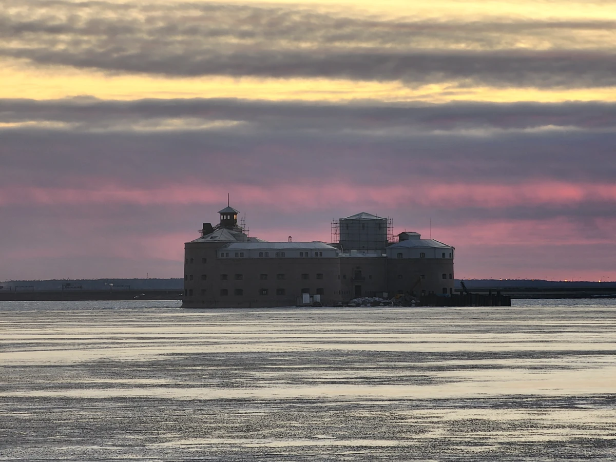 Военно-морской Кронштадт: «Риф», подлодка и «Остров фортов» — из Кронштадта - фото 1