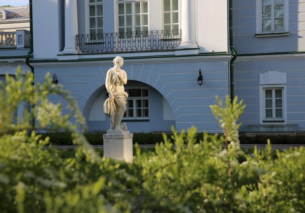 Три века на Никитской: экскурсия в усадьбу Долгоруковых-Бобринских