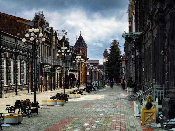 Из Еревана в Гюмри: монастыри, чёрный туф и городские истории - фото 4
