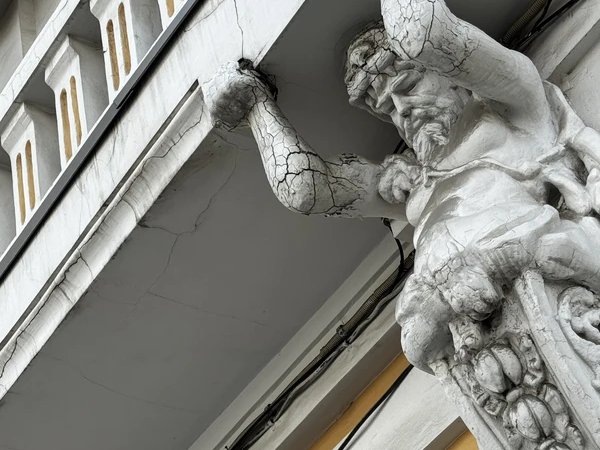 Петербургская душа самарских дворов