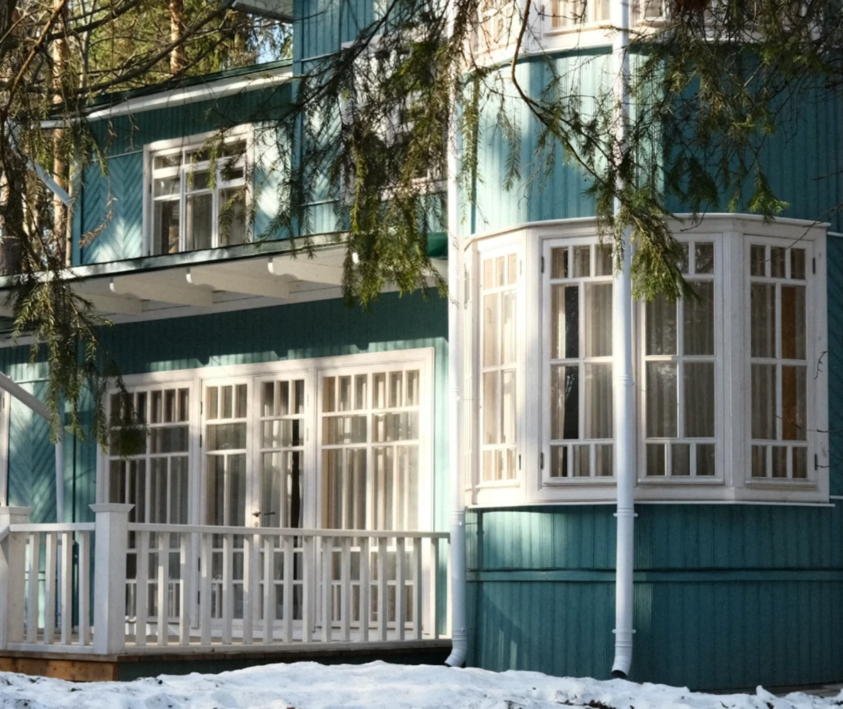Переделкино с местным жителем и членом Союза писателей (в группе) - фото 1