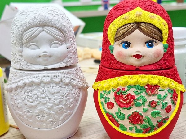 Мастер-класс в Ярославле: раскрасить гипсовую матрёшку