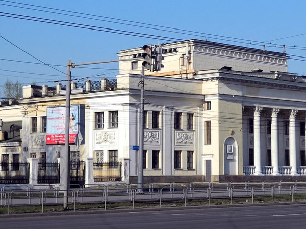 «Двенадцать стульев» и прогулка по соцгородку Челябинского тракторного завода