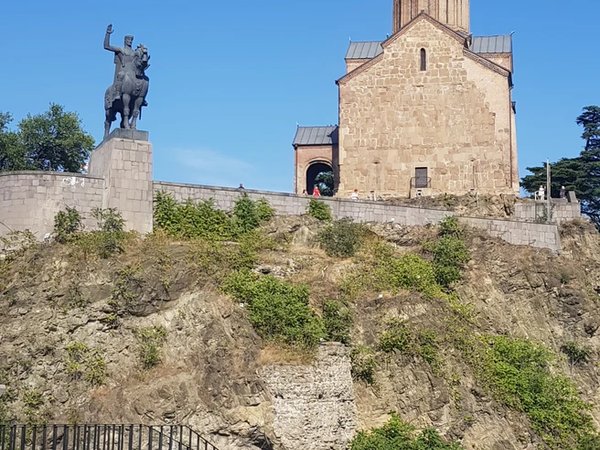 Тбилиси в деталях: от театра Габриадзе до серных бань - фото 1