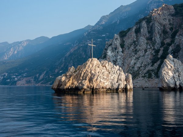 Морской круиз вдоль побережья Афона
