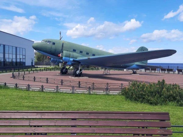 «Разорванное кольцо»: экскурсия по Дороге жизни