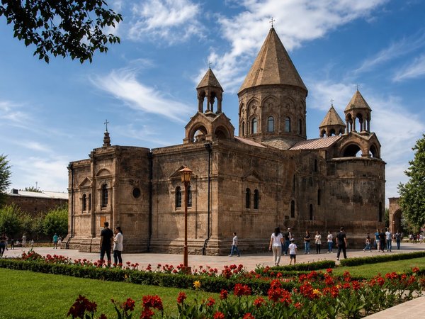 Духовное сердце Армении: Эчмиадзин, Гаяне, Рипсиме и Звартноц - фото 1