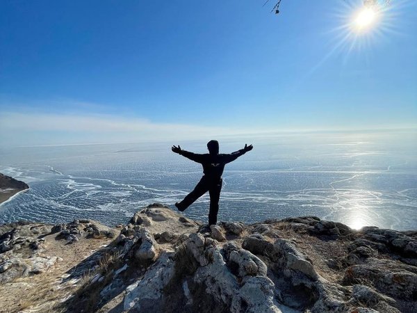 Тур «всё включено» на Байкал в мини-группе: хрустальный лёд, Листвянка, Ольхон и мыс Хобой - фото 2