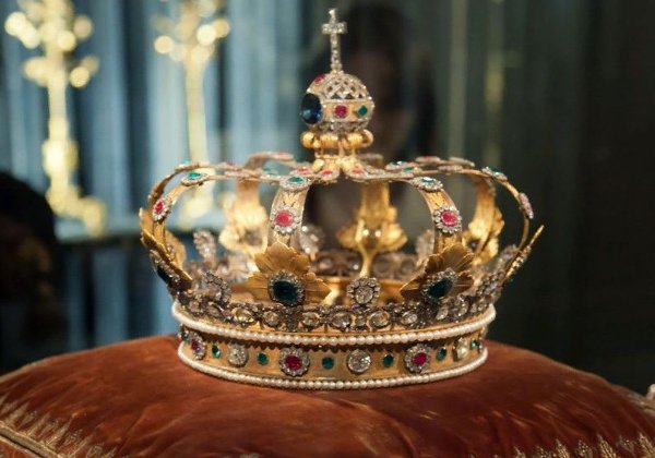 Алмазный фонд и экскурсия по Александровскому саду