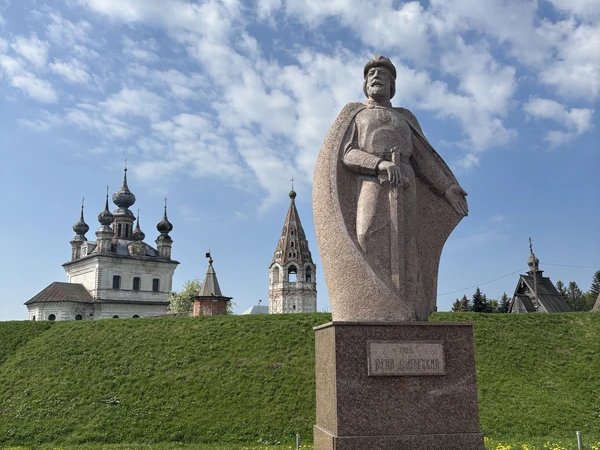 Владимир и Юрьев-Польский: легенды белых камней