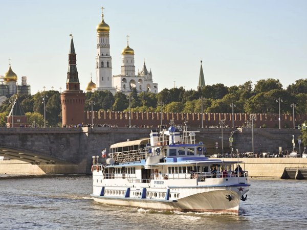 Речная прогулка от Воробьёвых гор до парка Зарядье