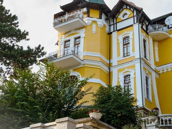 Обзорный аудиогид по Кисловодску: в лицах и деталях (6+)
