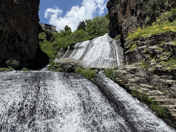 Из Еревана к источникам Джермука: купание в минеральных водах и отдых среди гор - фото 3