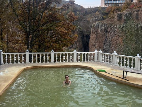 Из Еревана к источникам Джермука: купание в минеральных водах и отдых среди гор - фото 4