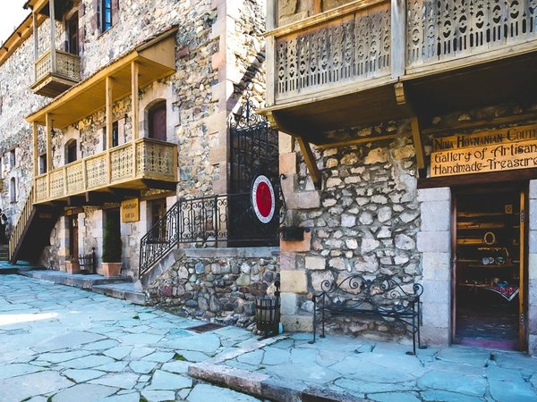 Армения в зелёных тонах: Севан, Дилижан и древние монастыри - фото 2