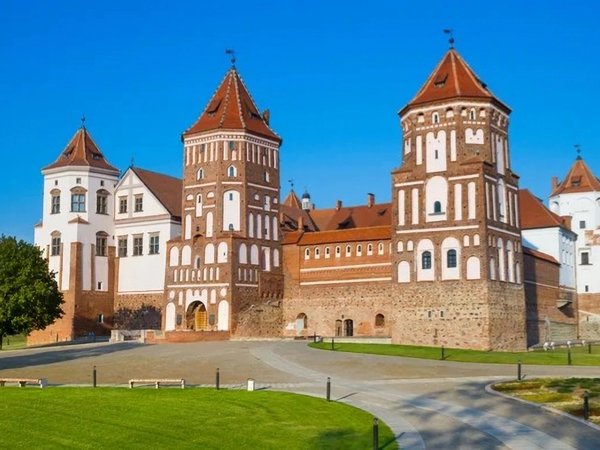 Из Гродно в Несвиж и Мир: трансфер к двум замкам и обратно - фото 1