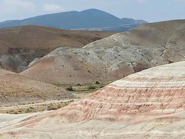 Розовое озеро, Агатовые горы и гора желаний Бешбармаг - фото 2