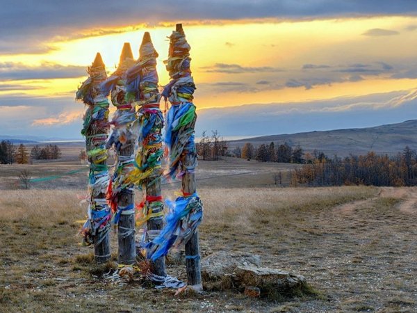 Исследовать Ольхон: знаковые места, обряды и закаты на льду - фото 3