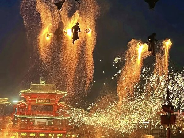 Ночной Таншань: огни улицы Хэтоу Лаоцзе и чайная церемония - фото 1