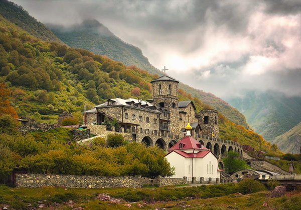Кармадон, Даргавс, Фиагдон: экскурсия по знаковым местам Северной Осетии - фото 3