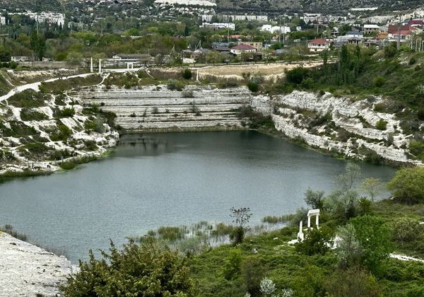 Большое путешествие в средневековый Крым: пещерные города и храмы - фото 2