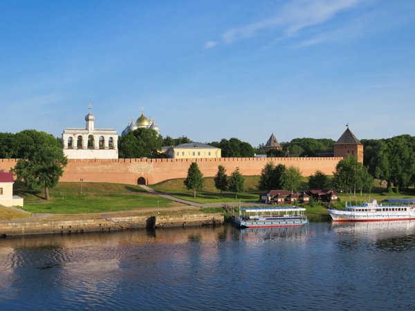 Две стороны Великого Новгорода