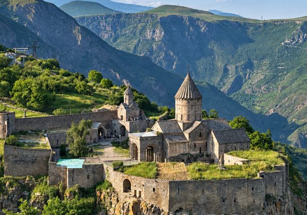 Хор Вирап, Нораванк, Татев и Арени — экскурсия из Еревана