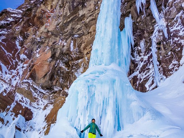 Вилючинский водопад: от мощного потока до ледяной башни - фото 3