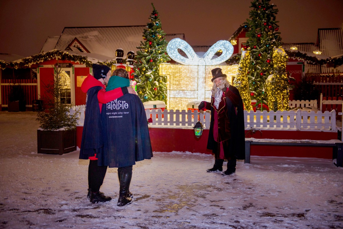 Вечерний спектакль-променад «Новогоднее путешествие по Сочи с Фаролеро» - фото 1