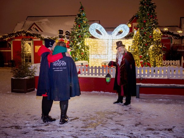 Вечерний спектакль-променад «Новогоднее путешествие по Сочи с Фаролеро»