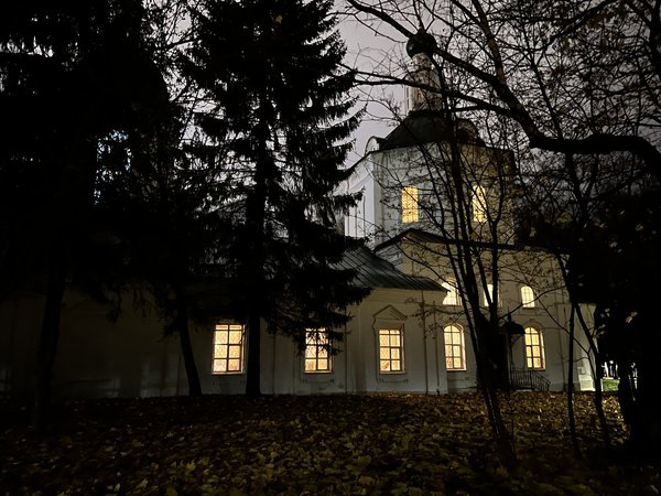 По таинственному парку Кулибина в темноте - фото 1