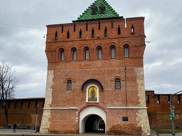 Мистификаторы, подвалы и монархи: прогулка по Нижегородского кремлю - фото 1