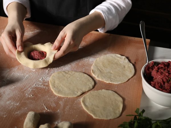 Грузинская супра в Тбилиси: хинкали, хачапури и песни - фото 1