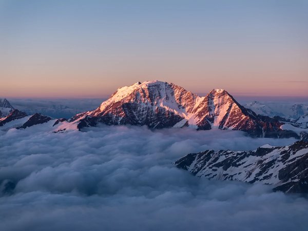 Чегет и Эльбрус: день на двух горных склонах (из Кисловодска) - фото 1