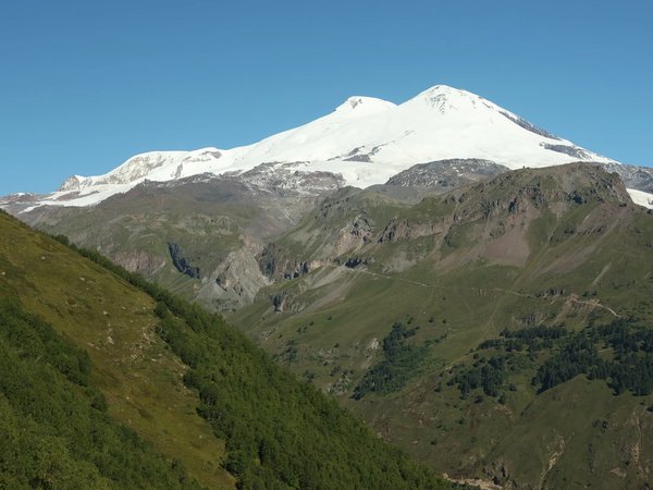 Чегет и Эльбрус: день на двух горных склонах (из Кисловодска) - фото 3
