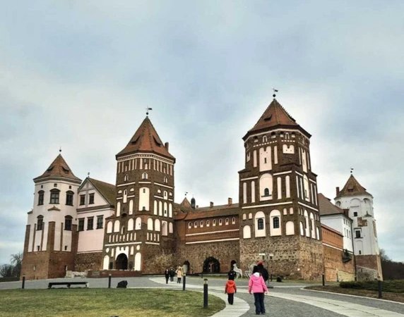 Страна замков: Мир и Несвиж из Гродно