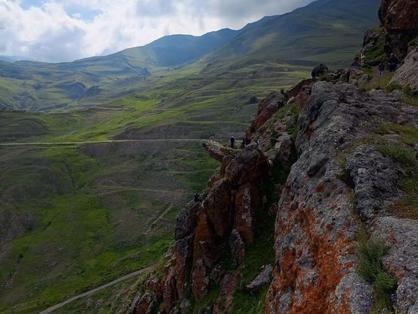 Гостеприимная Кабардино-Балкария за 1 день: ущелья, озеро и термы - фото 4