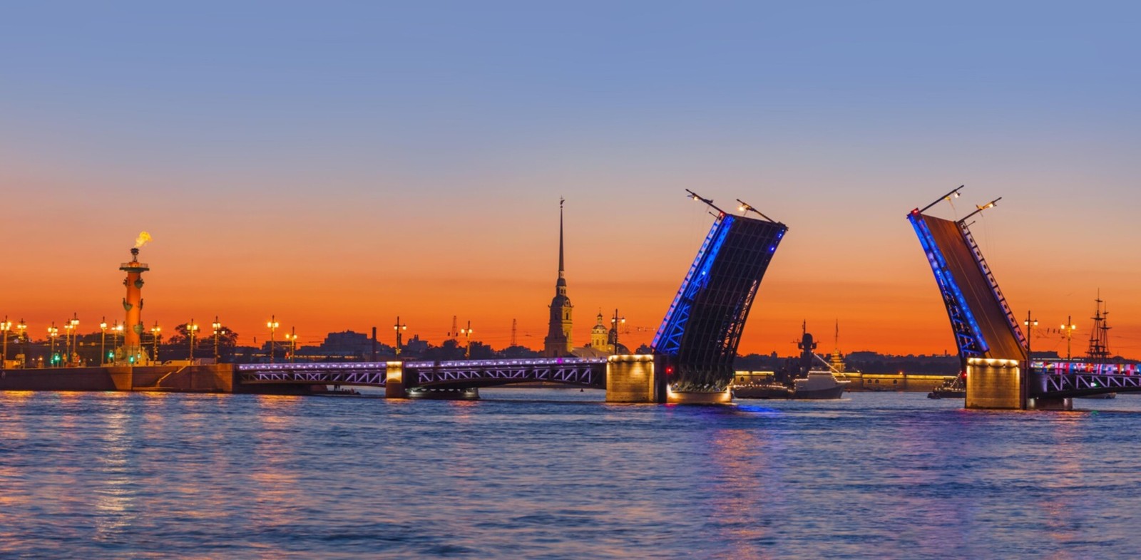 Ночной Петербург 2 в 1: обзорная экскурсия + развод мостов на теплоходе