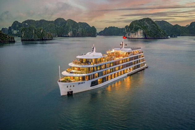 Залив Халонг на 5-звездочной яхте Sky Cruise из Ханоя