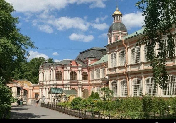 «Сердце Петербурга»: прогулка по Александро-Невской лавре