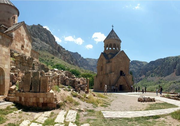 Открывая ущелье Вайев: Нораванк и Джермук - фото 1