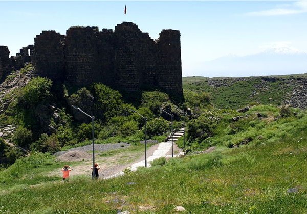 Выше только горы: Арагац, Амберд и Сагмосаванк - фото 1