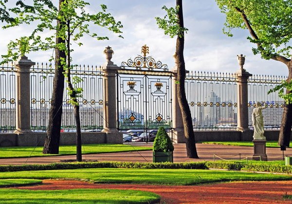 Обзорная по городу с экскурсией по Петропавловской крепости (собор+тюрьма) - фото 1