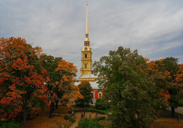 Обзорная по городу с экскурсией по Петропавловской крепости (собор+тюрьма)