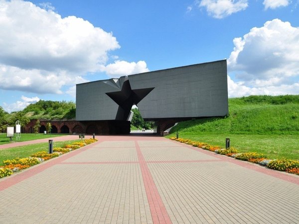 Минск — Брест: один день на западе Беларуси - фото 1