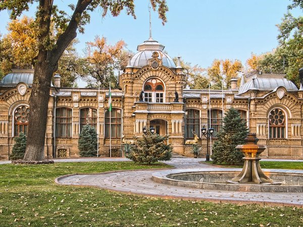 Ташкент крупным планом: дворцы, метро и плов - фото 2