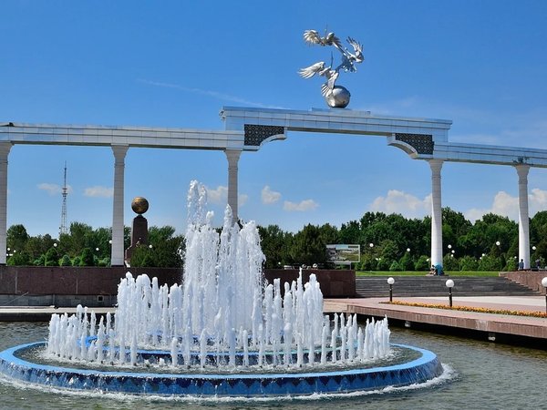 Ташкент крупным планом: дворцы, метро и плов - фото 1