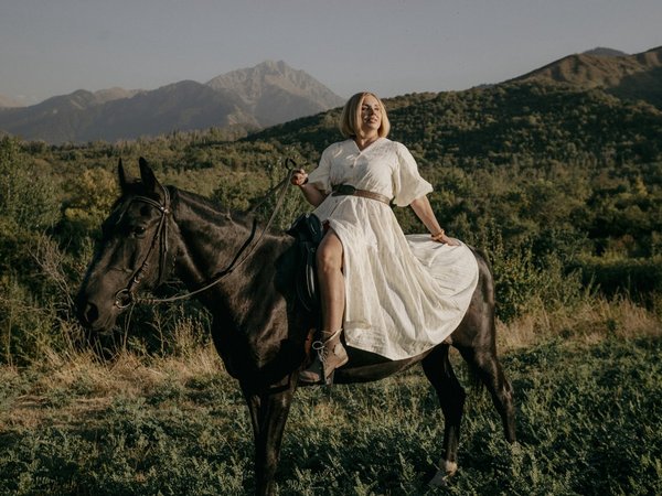 Как в кино: фотосессия с лошадьми на фоне гор Алматы